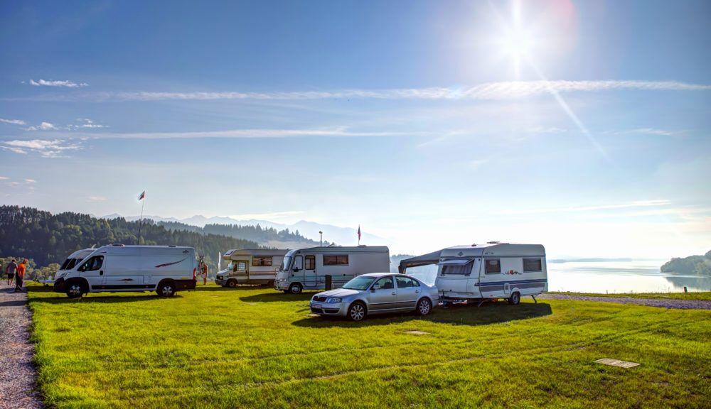 Przyczepy kempingowe na kempingu Marina